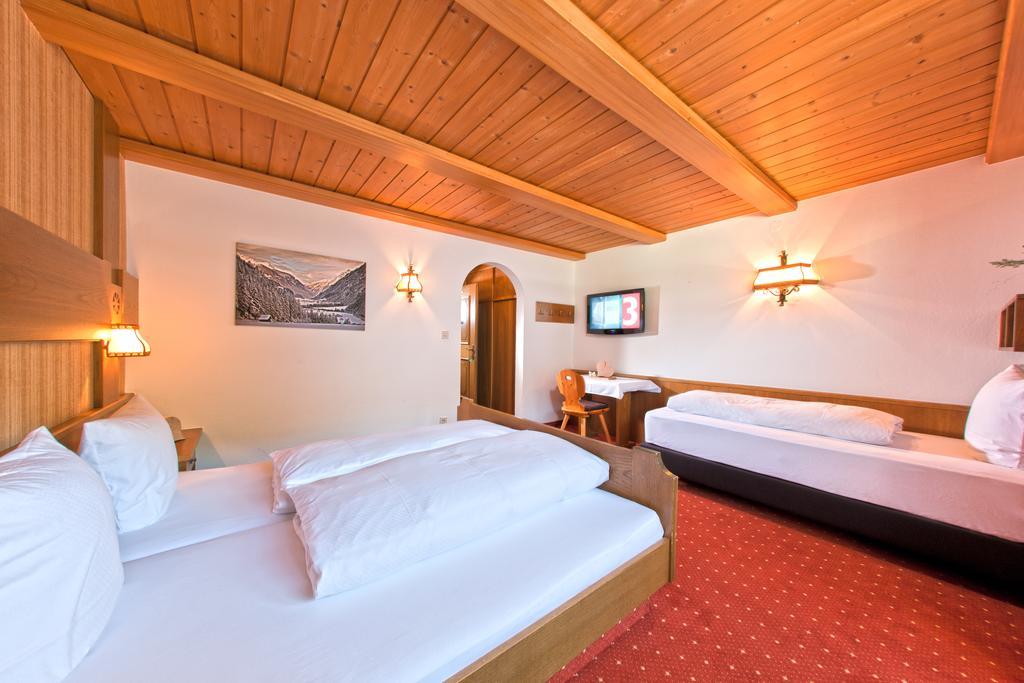 Chalet Tschallener Ried im Oberinntal Zimmer foto